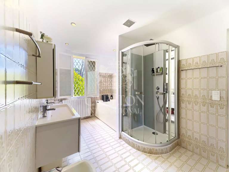 Villa avec Vue sur mer Cap-d-antibes - 5 chambres - 280m²