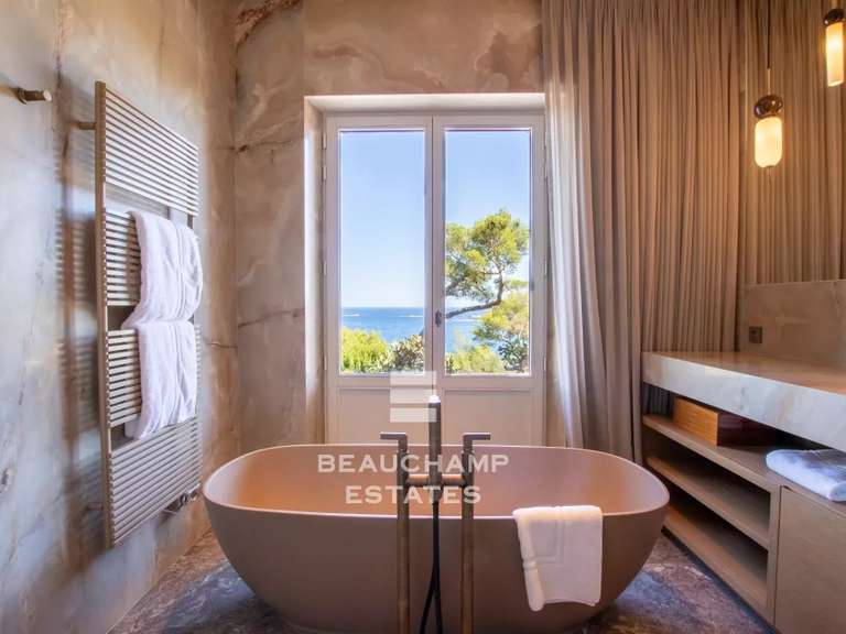 Villa with Sea view cap-d-antibes - 7 bedrooms - 360m²