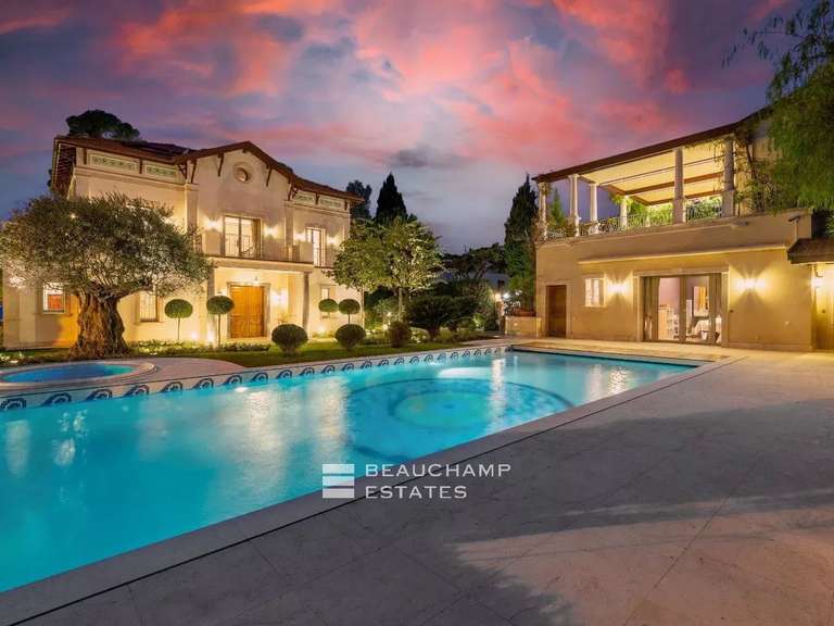 Villa avec Vue sur mer Cap-d-antibes - 8 chambres - 355m²