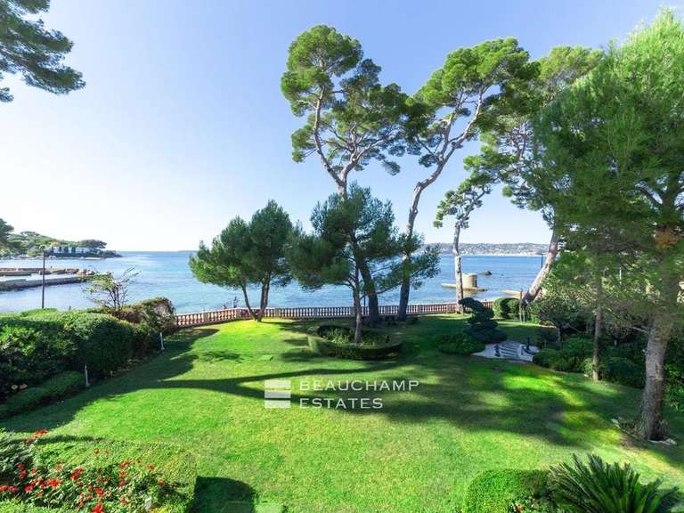 Villa avec Vue sur mer Cap-d-antibes - 8 chambres - 355m²