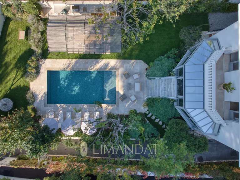 Villa Cap-d-antibes - 6 chambres - 270m²