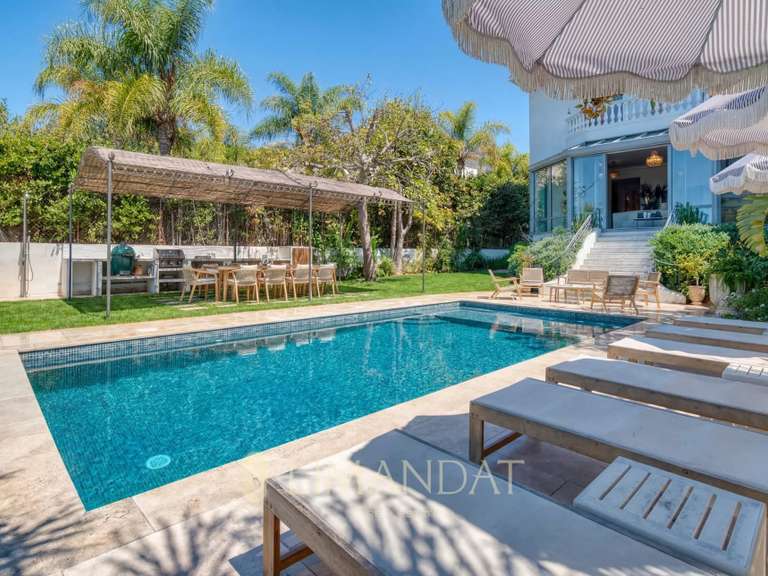 Villa Cap-d-antibes - 6 chambres - 270m²