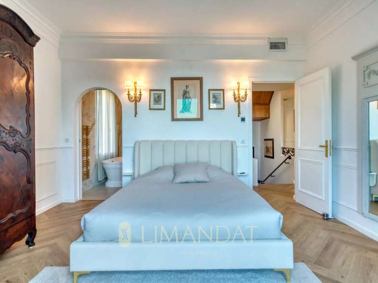 Villa Cap-d-antibes - 6 chambres - 270m²