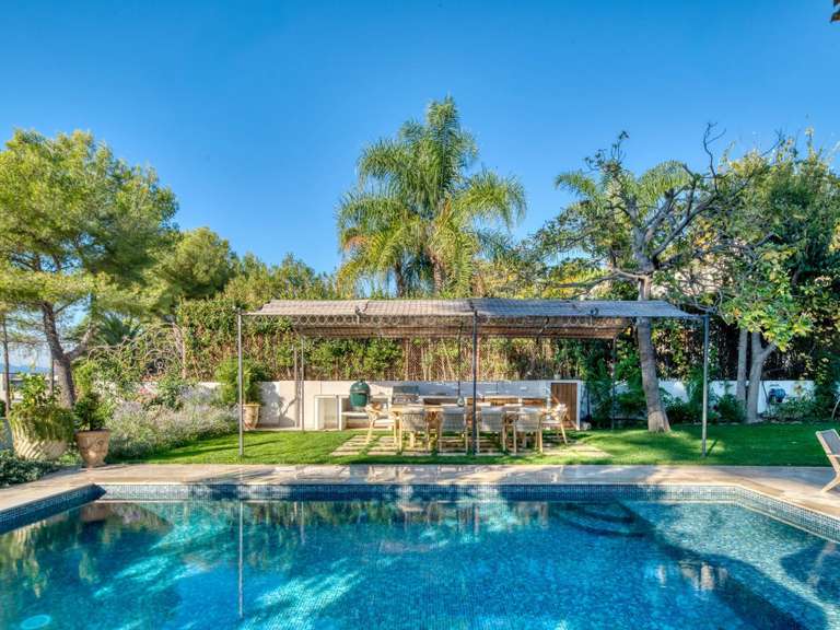 Villa Cap-d-antibes - 6 chambres - 270m²