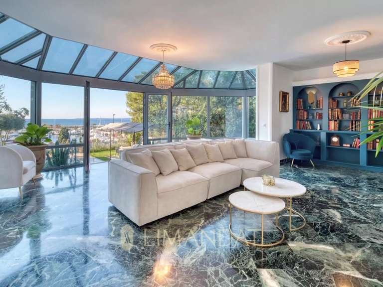 Villa Cap-d-antibes - 6 chambres - 270m²