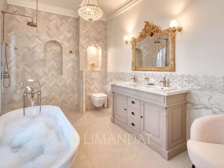 Villa Cap-d-antibes - 6 chambres - 270m²