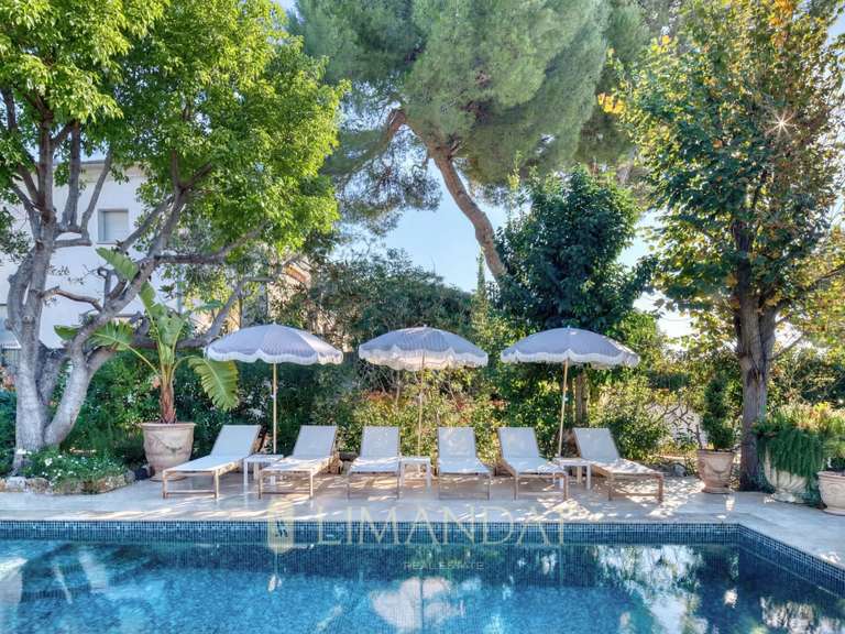 Villa Cap-d-antibes - 6 chambres - 270m²