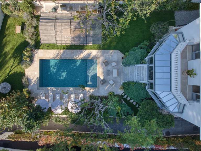 Villa Cap-d-antibes - 6 chambres - 270m²