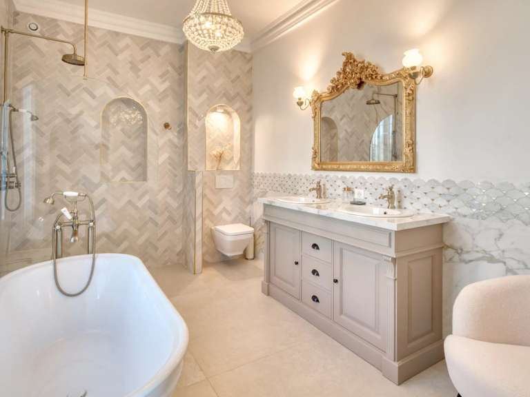 Villa Cap-d-antibes - 6 chambres - 270m²