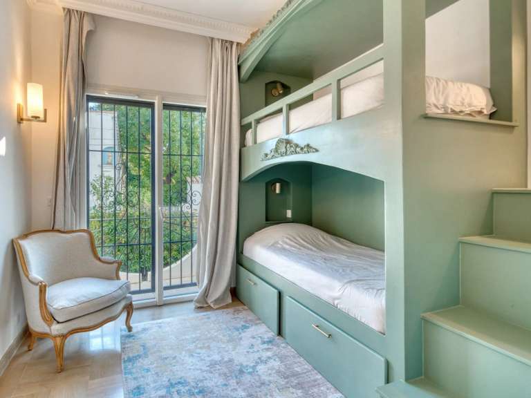 Villa Cap-d-antibes - 6 chambres - 270m²