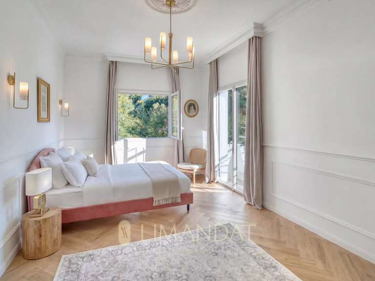 Villa Cap-d-antibes - 6 chambres - 270m²