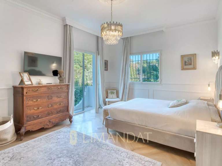 Villa Cap-d-antibes - 6 chambres - 270m²