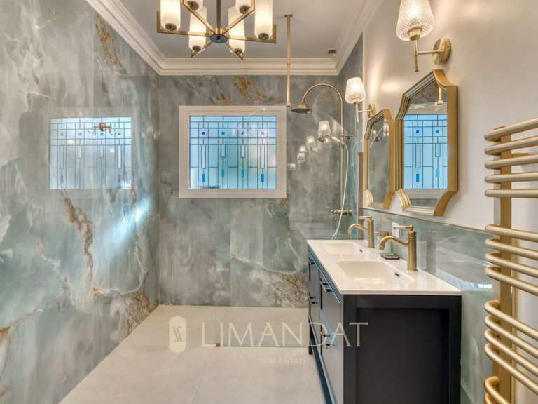 Villa Cap-d-antibes - 6 chambres - 270m²