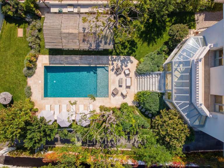 Villa Cap-d-antibes - 6 chambres - 270m²