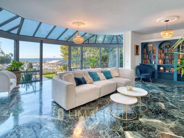 Villa Cap-d-antibes - 6 chambres - 270m²