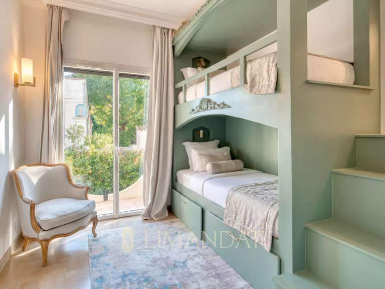 Villa Cap-d-antibes - 6 chambres - 270m²