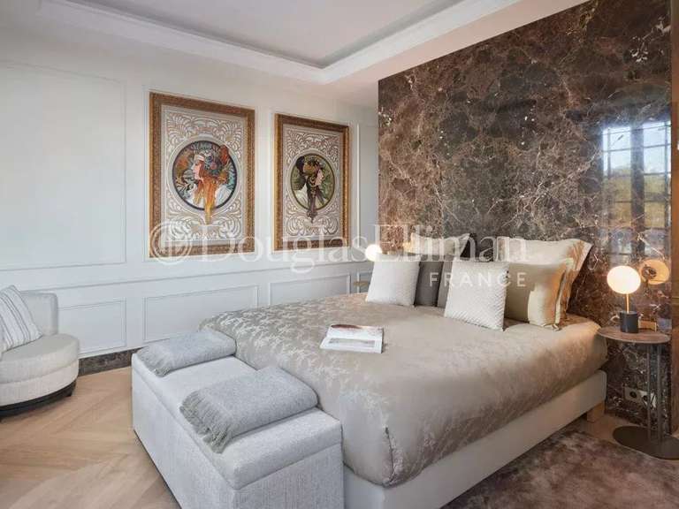 Villa Cap-d-antibes - 7 chambres - 500m²