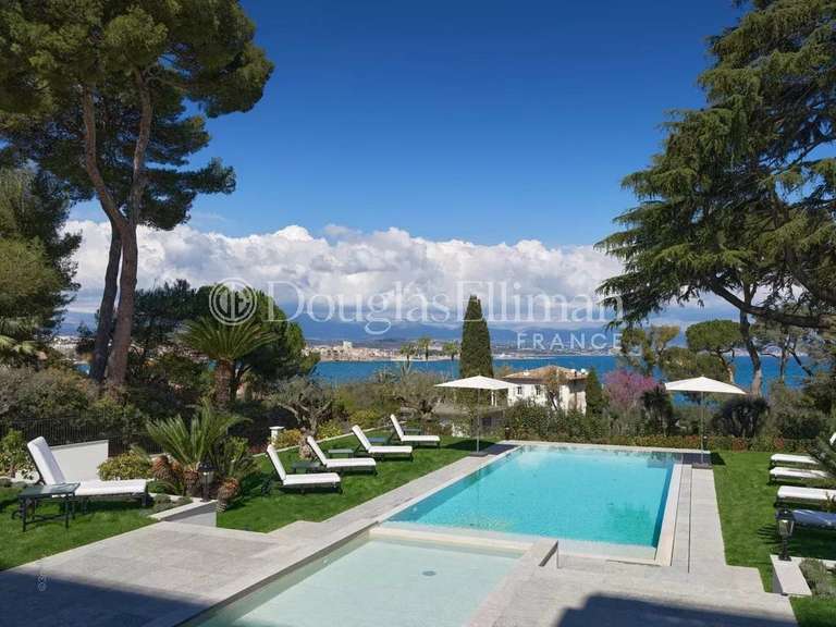 Villa Cap-d-antibes - 7 chambres - 500m²