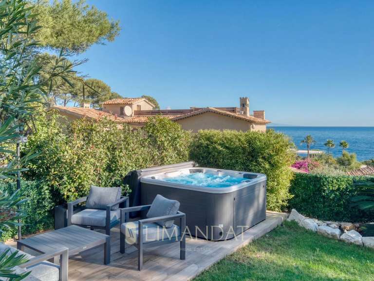 Villa avec Vue sur mer Cap-d-antibes - 6 chambres - 320m²