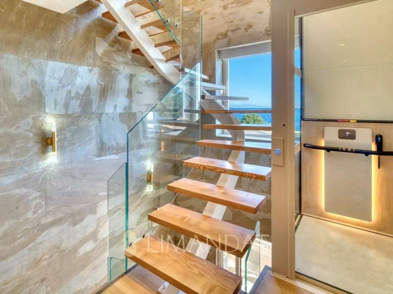 Villa avec Vue sur mer Cap-d-antibes - 6 chambres - 320m²