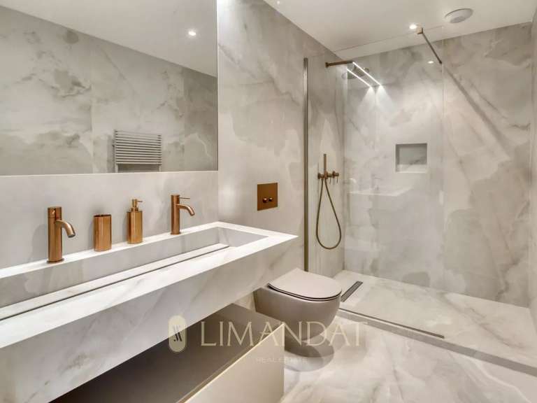 Villa avec Vue sur mer Cap-d-antibes - 6 chambres - 320m²