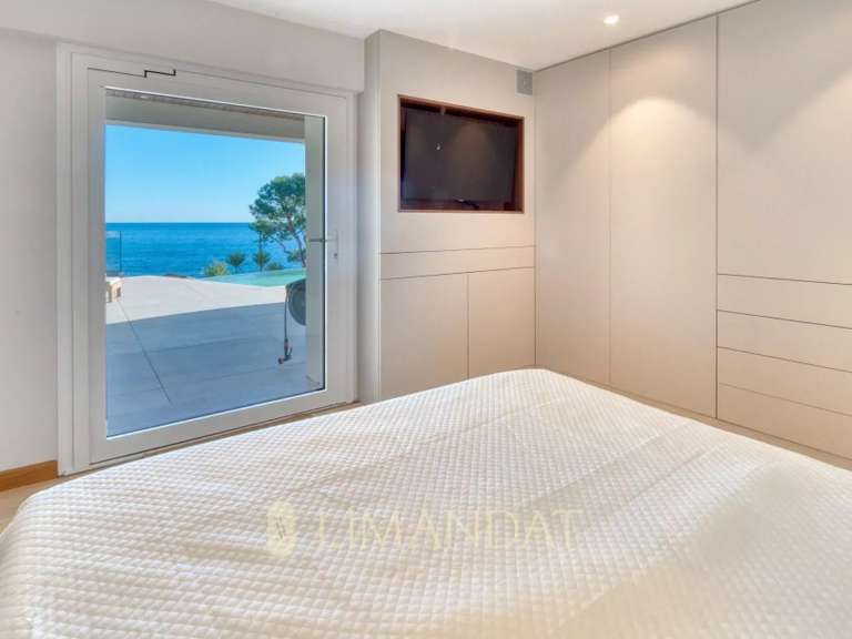 Villa avec Vue sur mer Cap-d-antibes - 6 chambres - 320m²