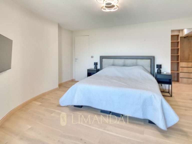 Villa avec Vue sur mer Cap-d-antibes - 6 chambres - 320m²