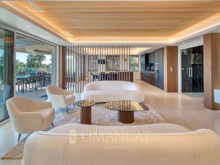 Villa avec Vue sur mer Cap-d-antibes - 6 chambres - 320m²