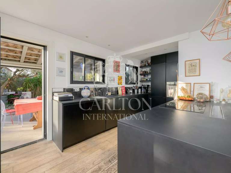 Villa Cap-d-antibes - 4 chambres - 172m²