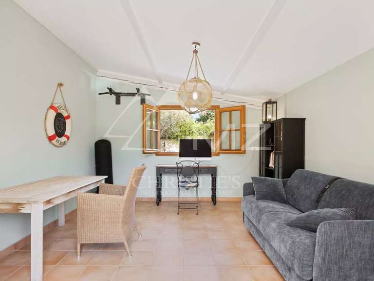 Villa Cap-d-antibes - 4 chambres - 210m²