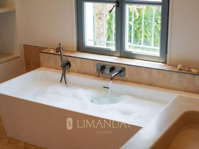 Villa with Sea view cap-d-antibes - 5 bedrooms - 200m²