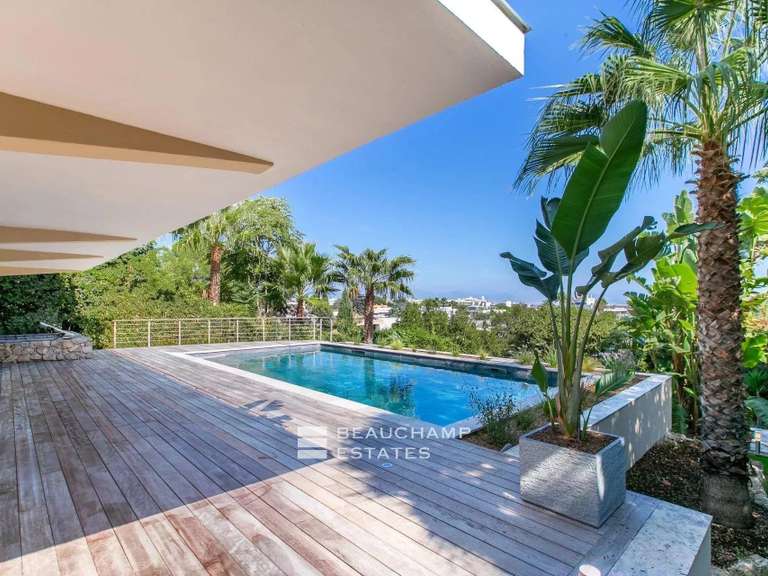 Villa Cap-d-antibes - 6 chambres - 320m²