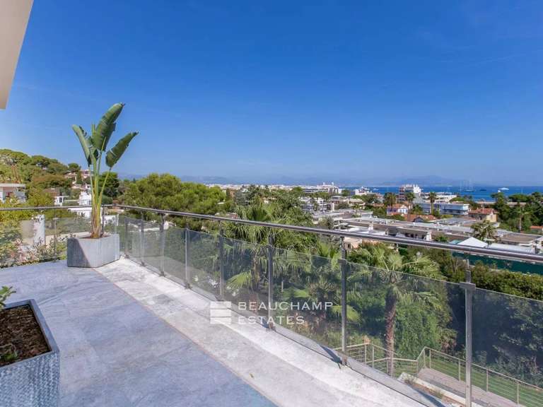 Villa Cap-d-antibes - 6 chambres - 320m²