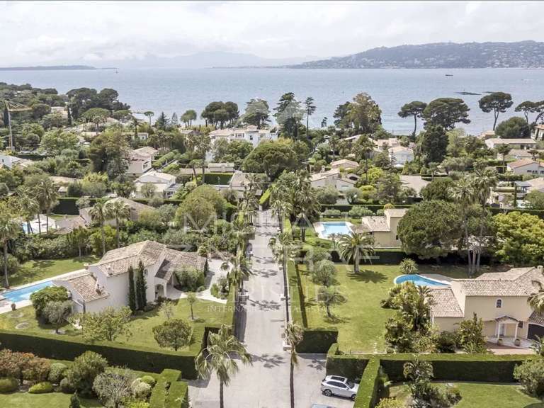 Villa avec Vue sur mer Cap-d-antibes - 6 chambres - 385m²