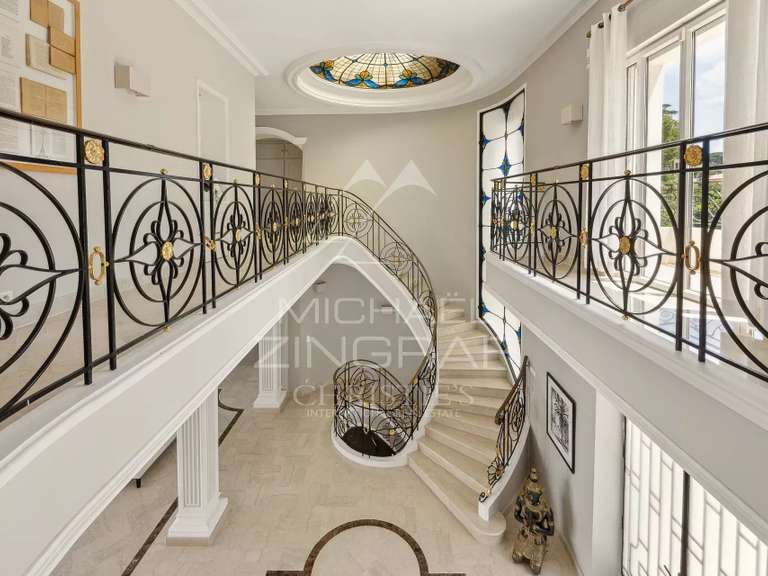 Villa Cap-d-antibes - 10 chambres - 512m²