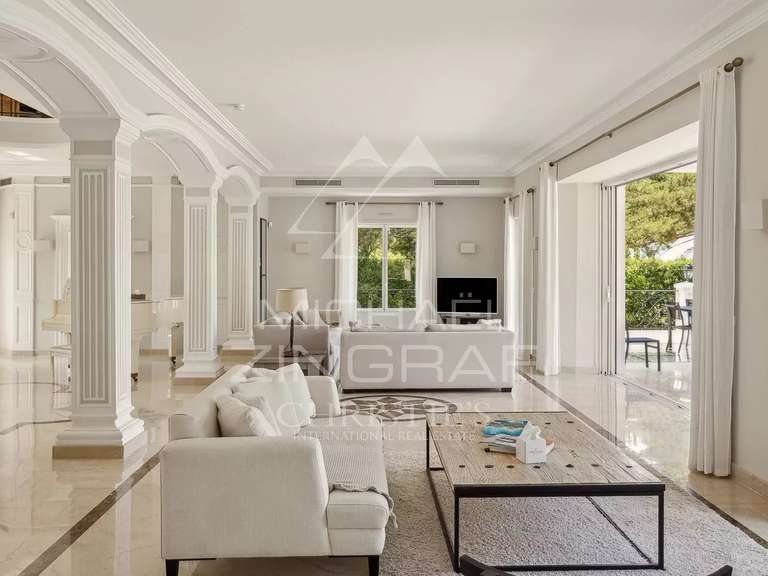 Villa Cap-d-antibes - 10 chambres - 512m²