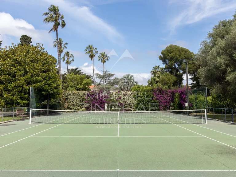 Villa Cap-d-antibes - 10 chambres - 512m²