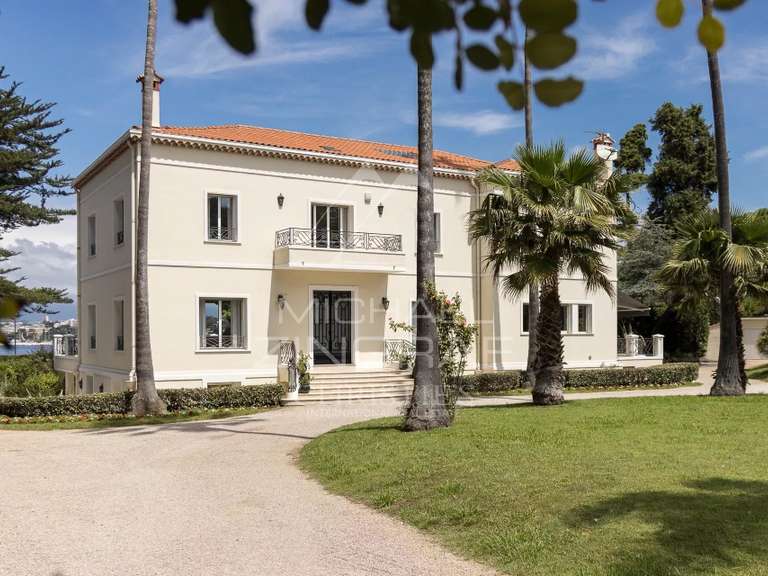 Villa Cap-d-antibes - 10 chambres - 512m²