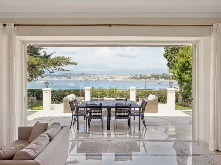 Villa Cap-d-antibes - 10 chambres - 512m²
