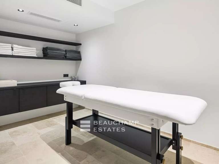 Villa avec Vue sur mer Cap-d-antibes - 6 chambres - 340m²