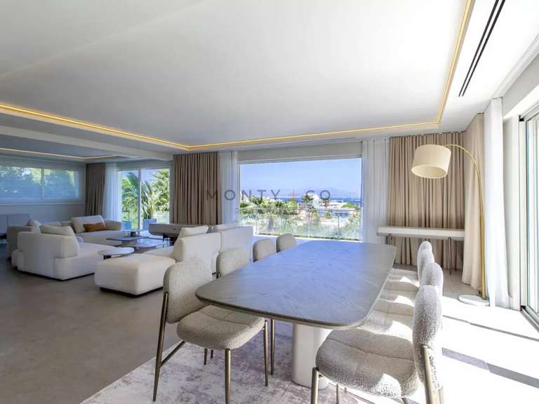 Villa avec Vue sur mer Cap-d-antibes - 7 chambres - 320m²