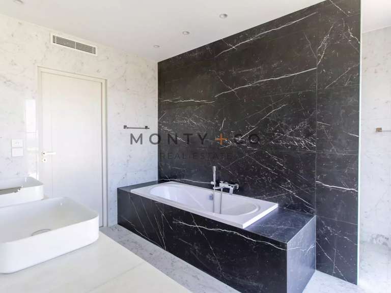 Villa avec Vue sur mer Cap-d-antibes - 7 chambres - 320m²