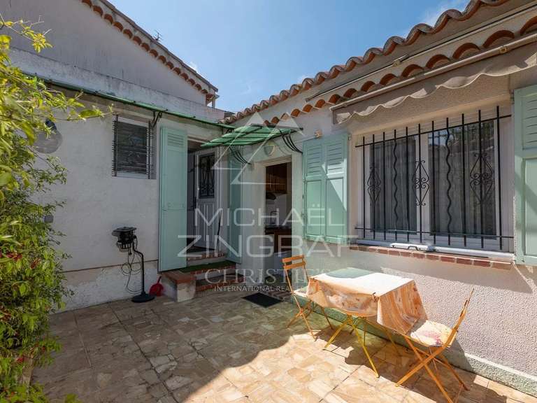 Villa Cap-d-antibes - 5 chambres - 159m²