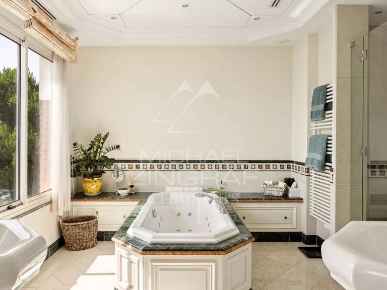 Villa avec Vue sur mer Cap-d-antibes - 8 chambres - 450m²