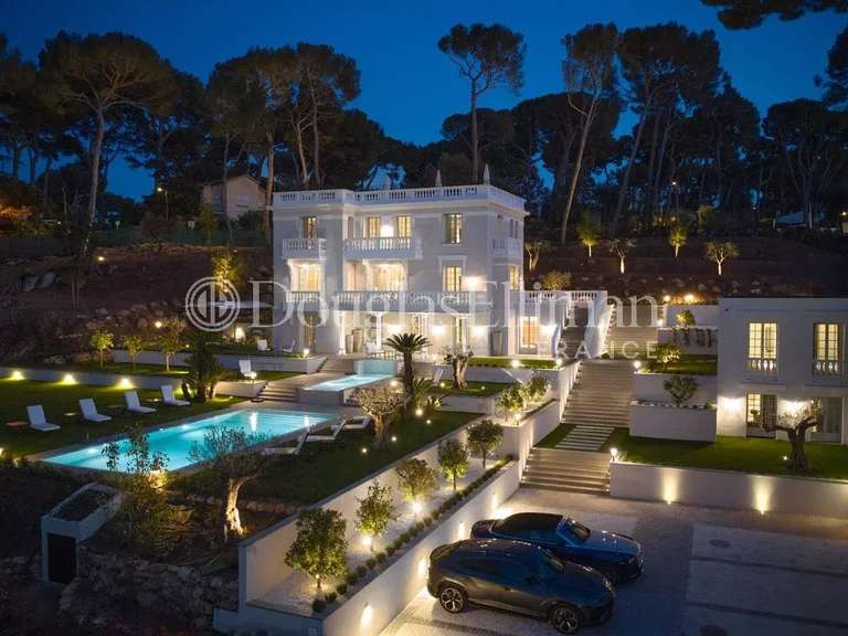 Villa Cap-d-antibes - 7 chambres - 500m²