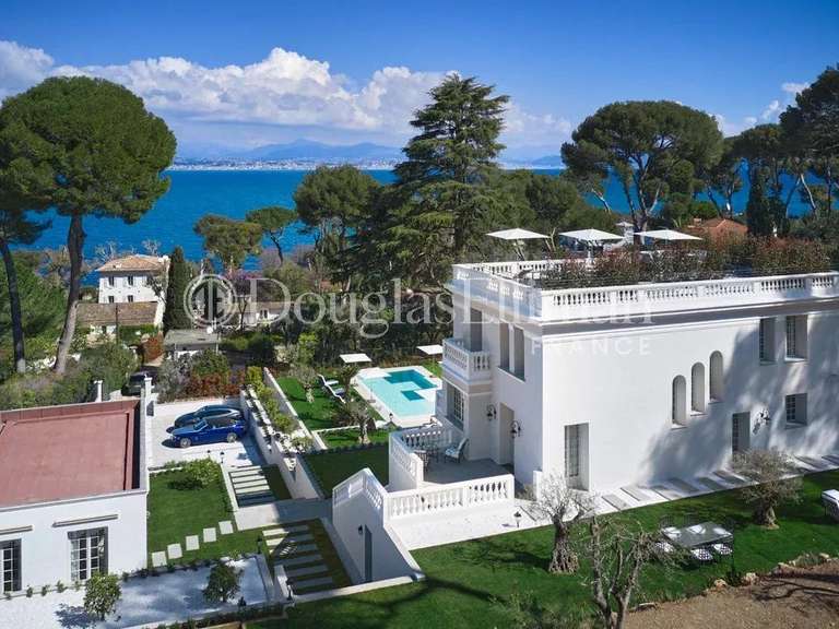 Villa Cap-d-antibes - 7 chambres - 500m²