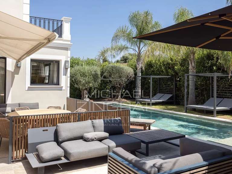 Villa Cap-d-antibes - 4 chambres - 300m²