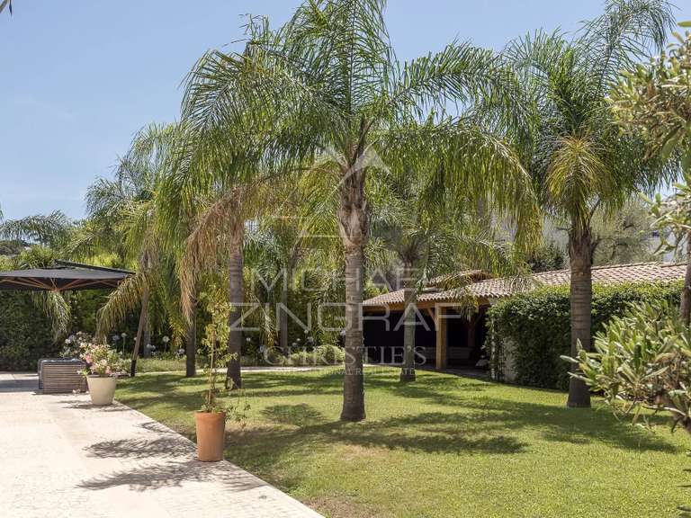 Villa Cap-d-antibes - 4 chambres - 300m²