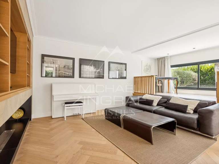 Villa Cap-d-antibes - 4 chambres - 300m²