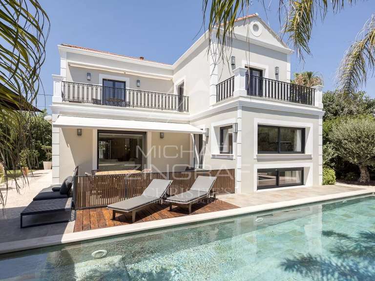 Villa Cap-d-antibes - 4 chambres - 300m²
